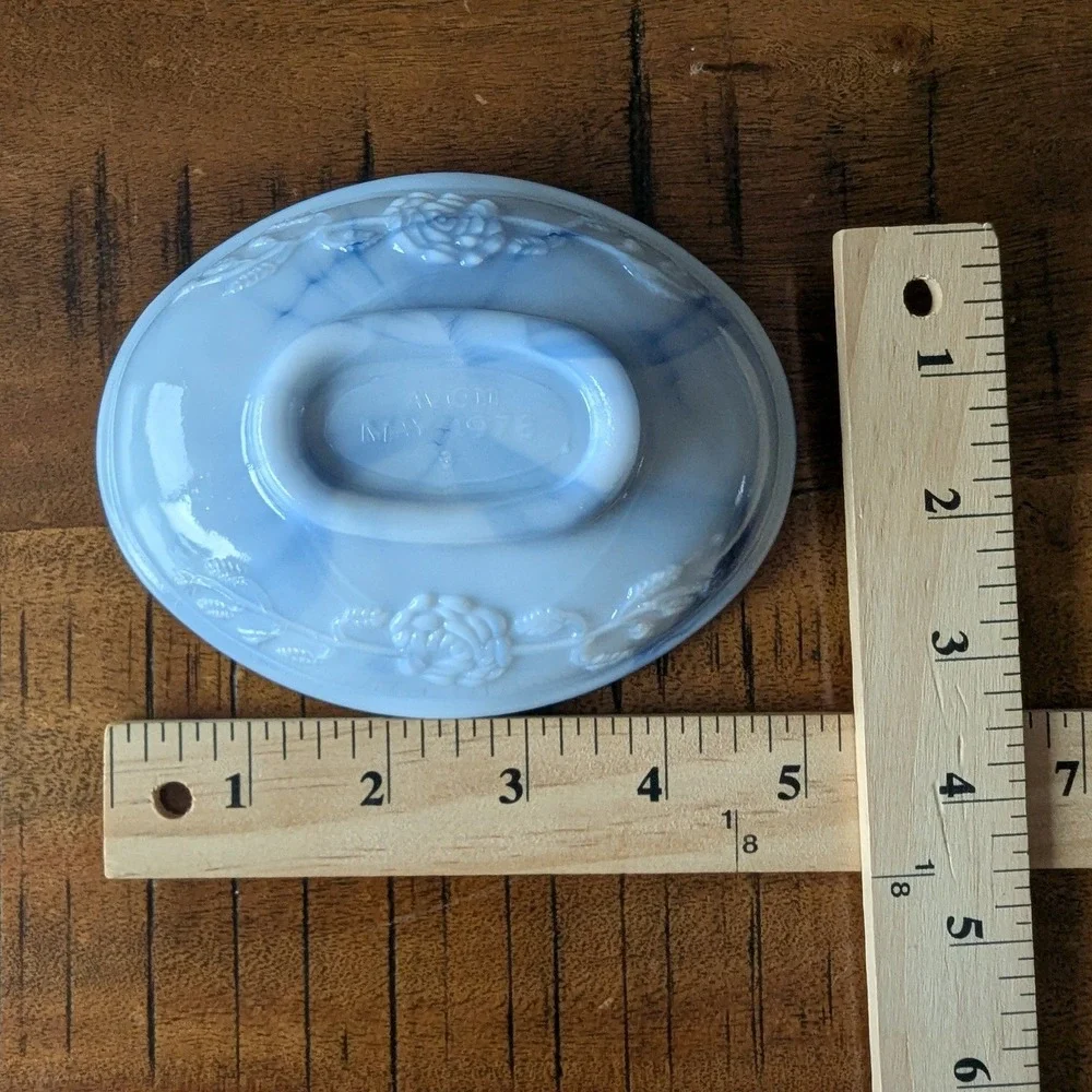 Vtg Avon May 1978 White Blue‎ Swirl Slag Glass Rose Floral Soap Trinket Dish